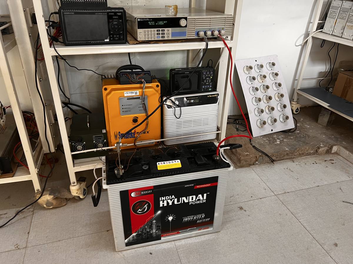 150Ah C20 tubular lead acid battery — weighs 50–65Kg, requires floor space, regular acid topping and ventilation